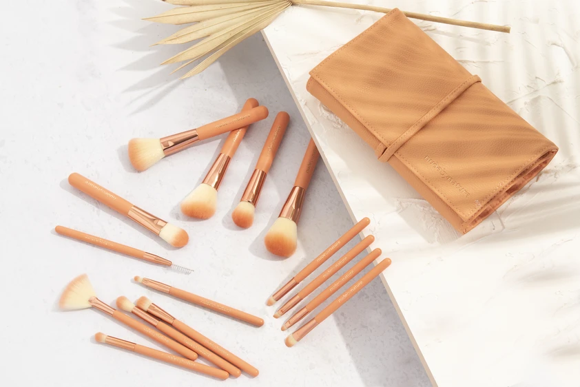 Nude By Nature Luxe Beauty Ultimate 15 Piece Brush Set 4 Nude By Nature Luxe Beauty Ultimate 15 Piece Brush Set - Image 2
