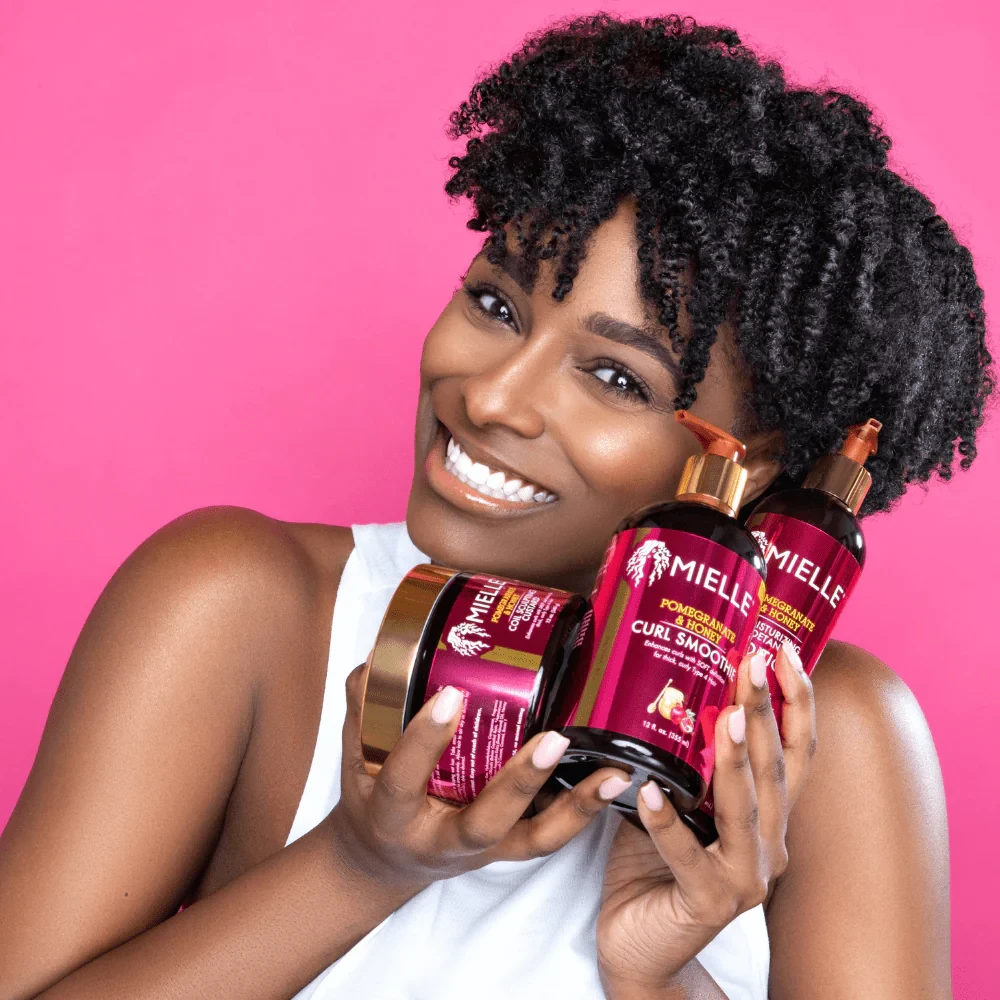 Mielle Pomegranate & Honey Moisturizing And Detangling Conditioner 355mL 5 Mielle Pomegranate & Honey Moisturizing And Detangling Conditioner 355mL - Image 3