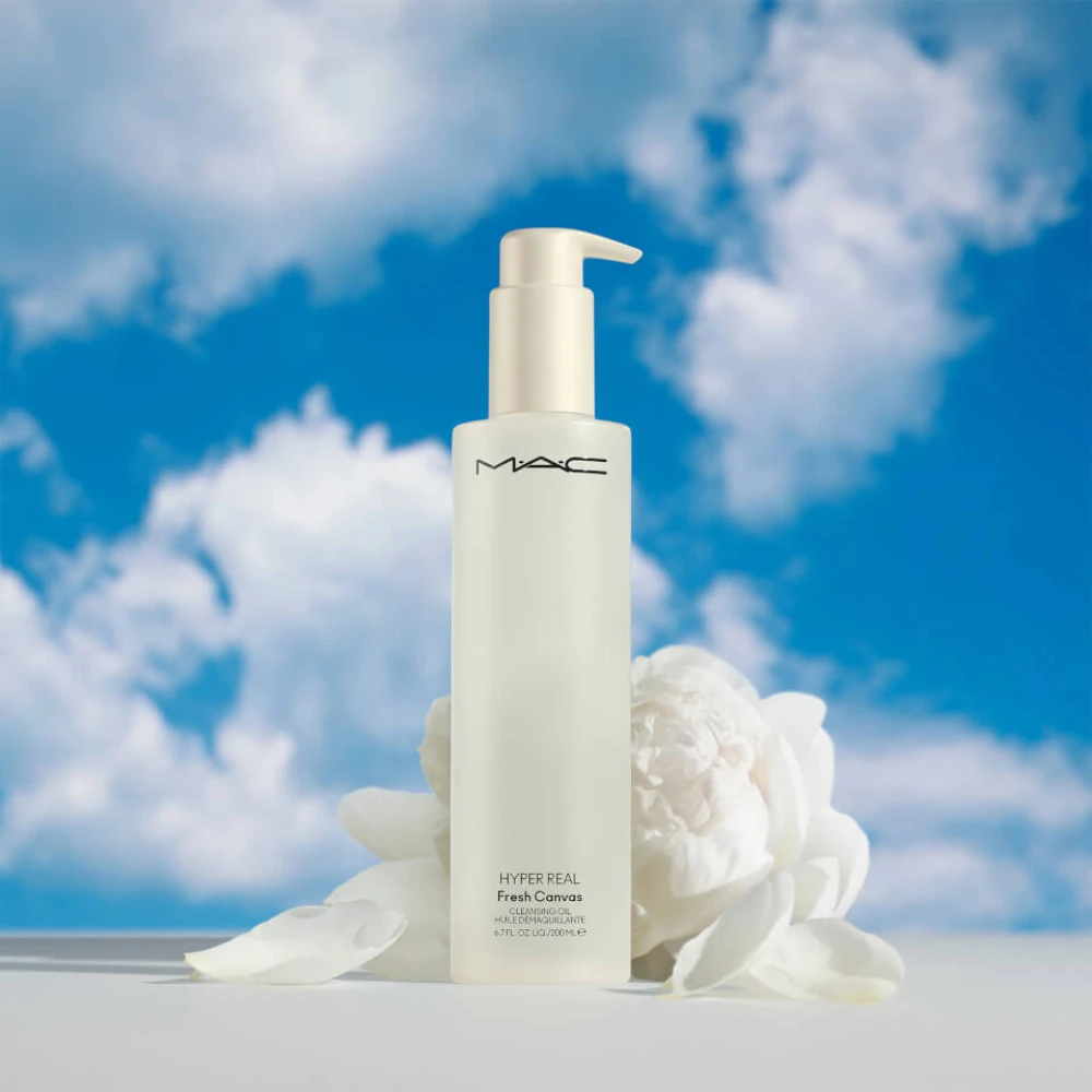 MAC Hyper Real Fresh Canvas Cleansing Oil 200mL 6 MAC Hyper Real Fresh Canvas Cleansing Oil 200mL - Image 4