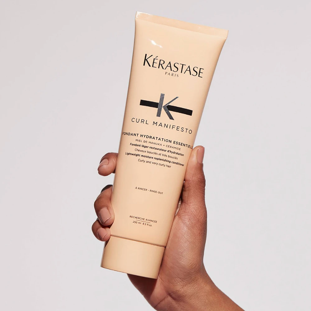 Kérastase Kerastase Curl Manifesto Fondant Hydration Essentielle 250mL 4 Kérastase Kerastase Curl Manifesto Fondant Hydration Essentielle 250mL - Image 2
